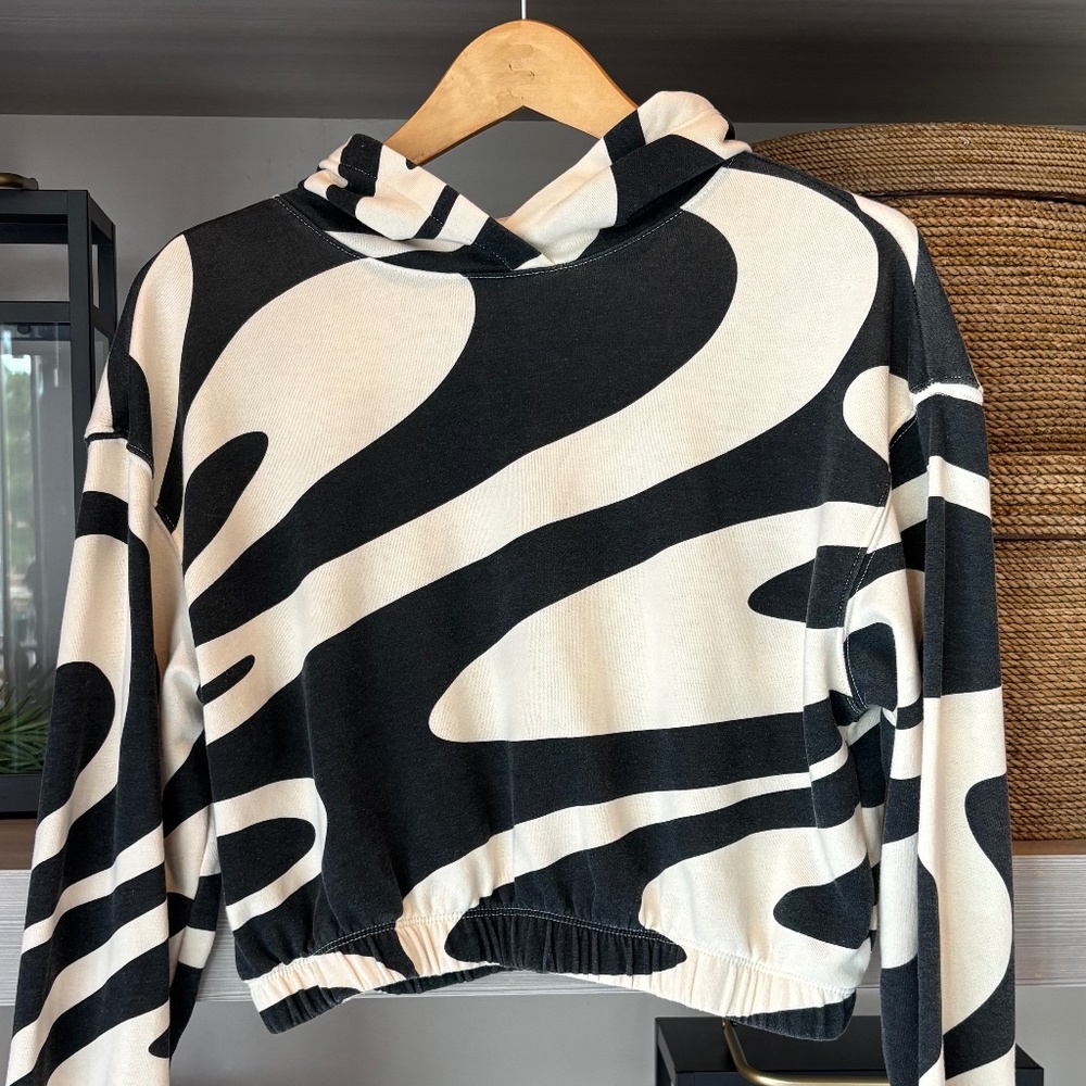H&M - Black & Cream - Fashion Hoodie